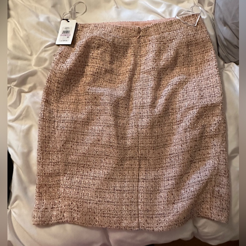 Elegant Pink Tweed Skirt